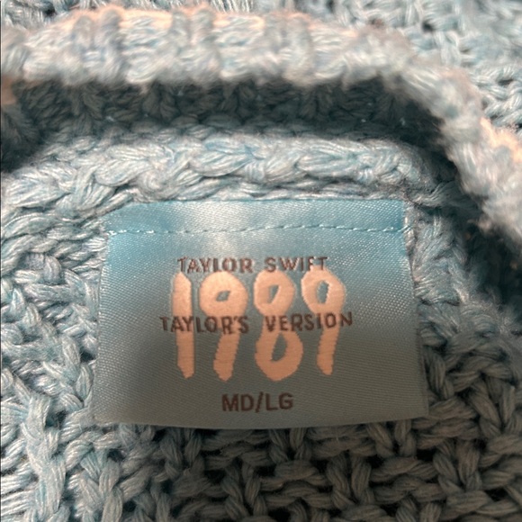 Taylor Swift Limited Edition 1989 Cardigan - Picture 6 of 6